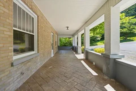 Exterior - 535 Boyd St, Buchanan, VA 24066 photo 6 of 15