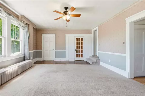 Living - 535 Boyd St, Buchanan, VA 24066 photo 4 of 4