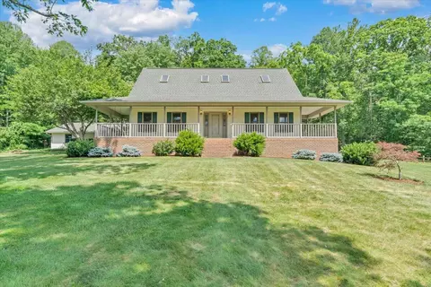 5145 Bradshaw Rd, Salem, VA 24153