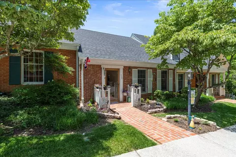 117 Greenbrier Dr, Radford, VA 24141