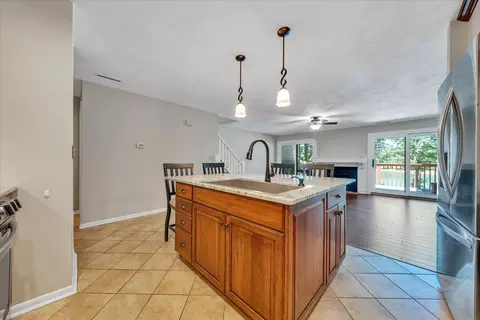Kitchen - 60 Windlass Pointe Dr, Moneta, VA 24121 photo 5 of 5