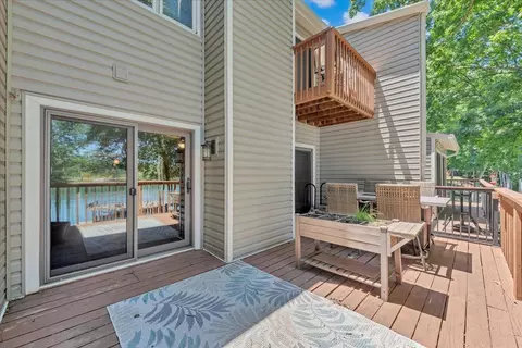 Exterior - 60 Windlass Pointe Dr, Moneta, VA 24121 photo 7 of 12