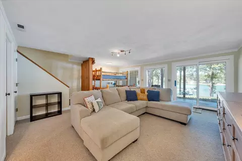 Living - 60 Windlass Pointe Dr, Moneta, VA 24121 photo 6 of 6