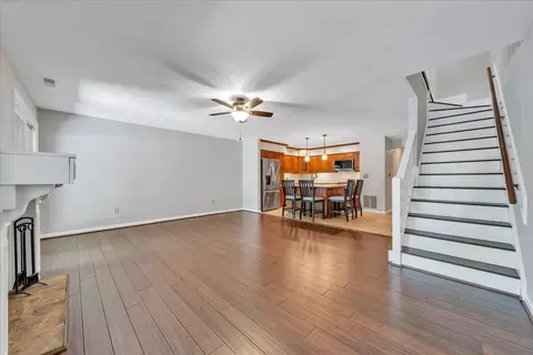 Living - 60 Windlass Pointe Dr, Moneta, VA 24121 photo 4 of 6