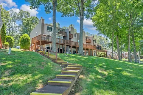 Exterior - 60 Windlass Pointe Dr, Moneta, VA 24121 photo 4 of 12