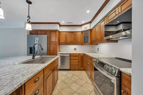 Kitchen - 60 Windlass Pointe Dr, Moneta, VA 24121 photo 2 of 5