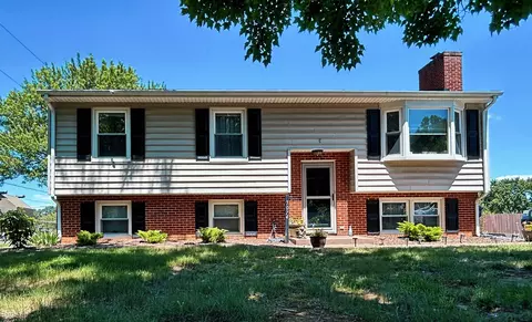 3074 Bandy Rd, Roanoke, VA 24014
