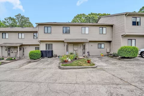 219 Shoreline Marina Cir #121, Moneta, VA 24121