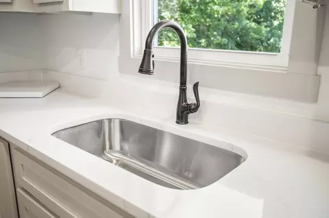 Kitchen - 410 Darrell Ln, Hurt, VA 24563 photo 2 of 4