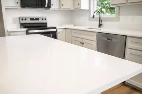 Kitchen - 410 Darrell Ln, Hurt, VA 24563 photo 1 of 4