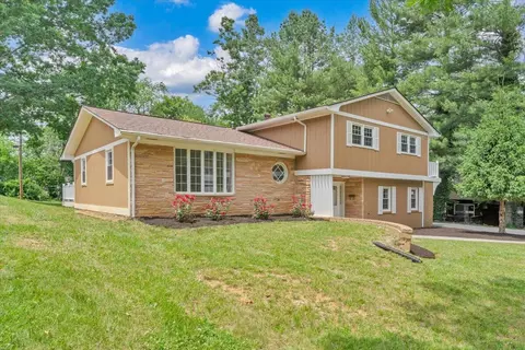 345 Turpin Walk SE, Christiansburg, VA 24073