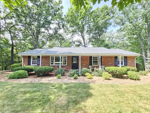 593 Sherwood Dr, Blue Ridge, VA 24064