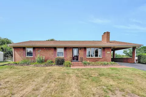 3903 Harvest Ln NW, Roanoke, VA 24017
