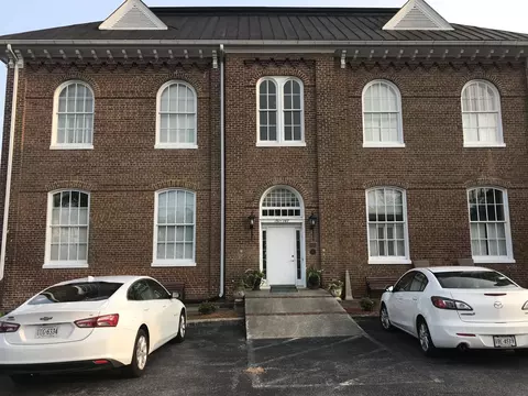 135 Academy St #135, Salem, VA 24153