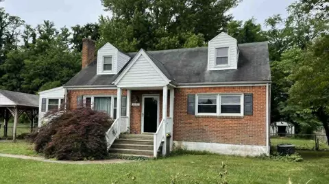 3787 Fairburn Dr, Roanoke, VA 24018