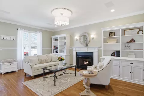 Living - 953 Bolejack Blvd, Roanoke, VA 24019 photo 2 of 4