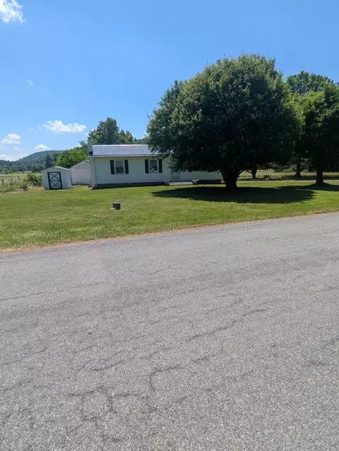9992 Tinsley Ln, Bent Mountain, VA 24059
