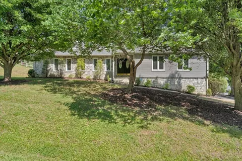 4275 Toddsbury Dr, Vinton, VA 24179