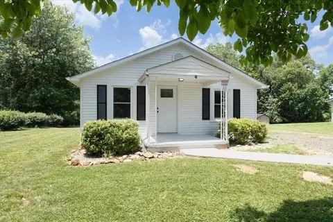 4 Chigger Ridge Ln, Rocky Mount, VA 24151