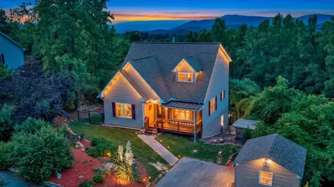 20 Wood Ridge Dr, Christiansburg, VA 24073