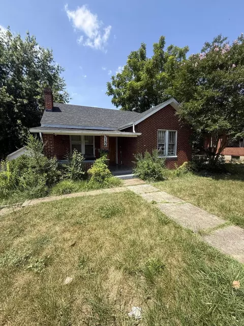 3156 Roundhill Ave NW, Roanoke, VA 24012