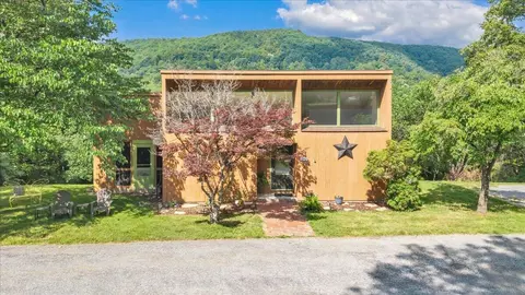180 Daleview Dr, Daleville, VA 24083