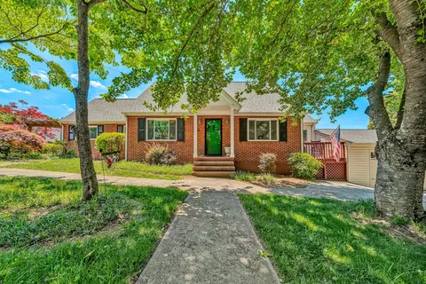 2225 Yellow Mountain Rd SE, Roanoke, VA 24014