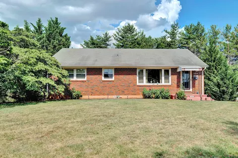 5539 Darby Rd, Roanoke, VA 24012