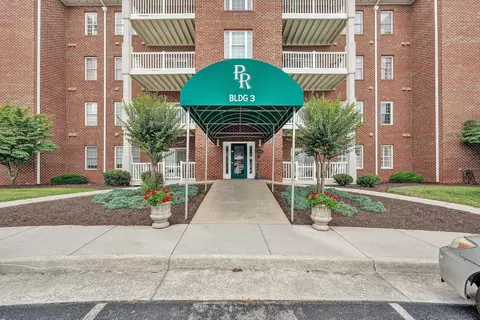 4444 Pheasant Ridge Rd SW #206, Roanoke, VA 24014
