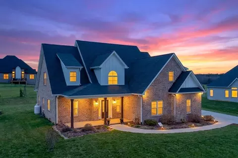 1351 W Crossing Dr, Forest, VA 24551