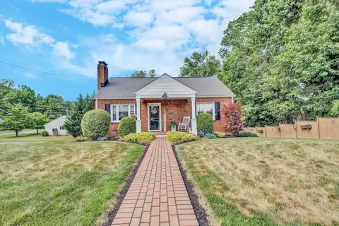 410 Parkdale Dr, Salem, VA 24153