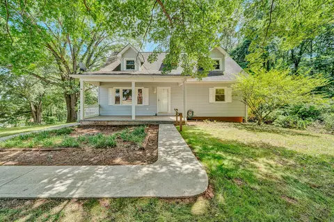 589 4th St, Buchanan, VA 24066