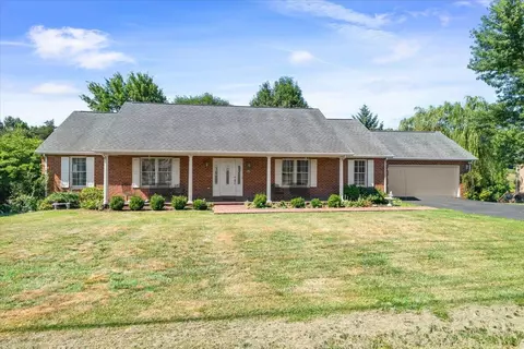 316 Polar Ln, Salem, VA 24153