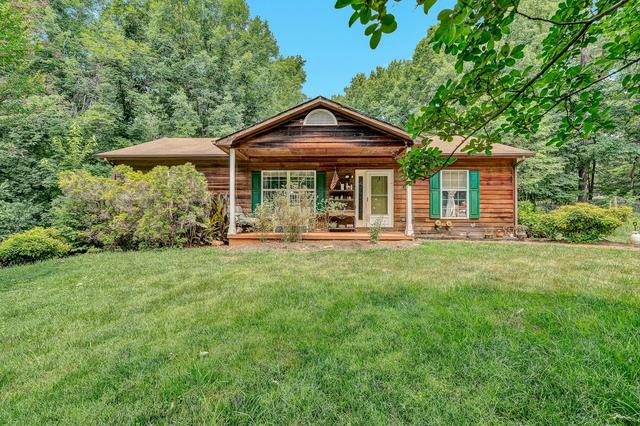 1145 Farmington Rd, Hardy, VA 24101