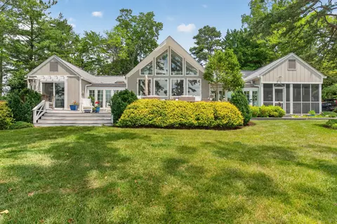 459 Hillcrest Heights Dr, Moneta, VA 24121