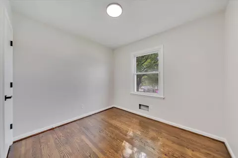 Bedroom - 678 E Augusta Ave, Vinton, VA 24179 photo 5 of 6