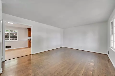 Living - 678 E Augusta Ave, Vinton, VA 24179 photo 1 of 4