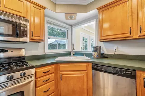 Kitchen - 3561 Wright Rd SW, Roanoke, VA 24015 photo 4 of 5