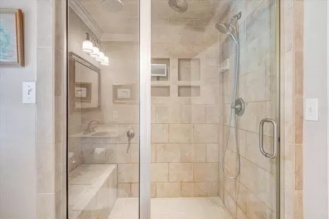 Bath - 3561 Wright Rd SW, Roanoke, VA 24015 photo 3 of 3