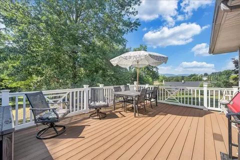 Exterior - 3561 Wright Rd SW, Roanoke, VA 24015 photo 7 of 18