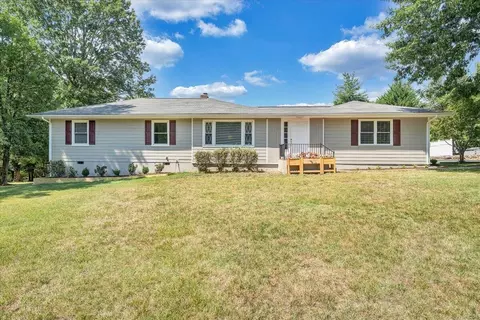 Exterior - 3561 Wright Rd SW, Roanoke, VA 24015 photo 2 of 18
