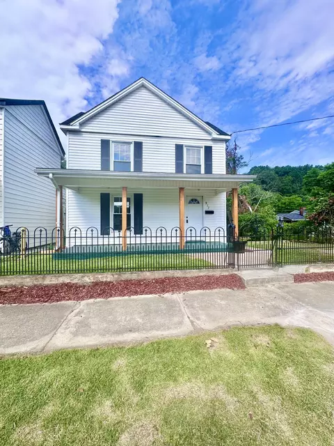 817 Rose Ave, Clifton Forge, VA 24422