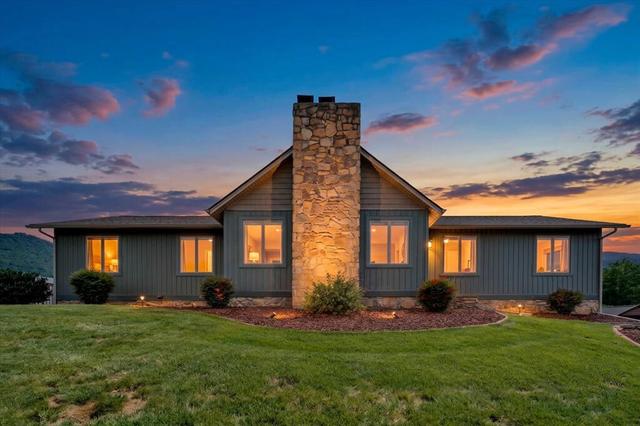 2418 Horsepen Mountain Cir, Vinton, VA 24179