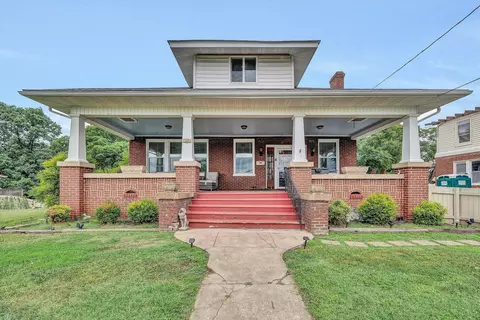 323 N Maple St, Vinton, VA 24179