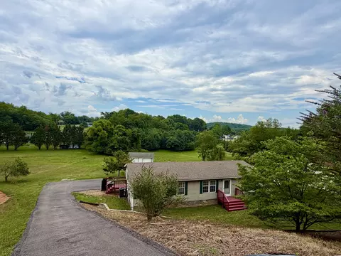 3501 Randall Dr, Roanoke, VA 24014