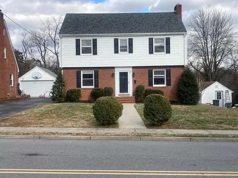 516 N Market St, Salem, VA 24153