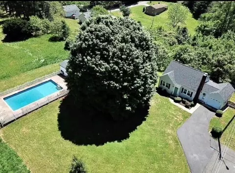 65 Windsor Dr, Rocky Mount, VA 24151