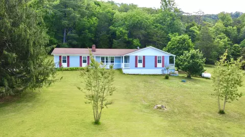 401 Big Cedar Dr, Hot Springs, VA 24445