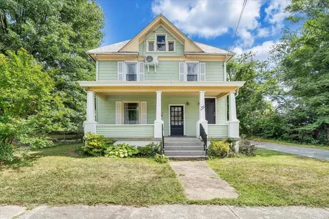 916 Madison Ave NW, Roanoke, VA 24016
