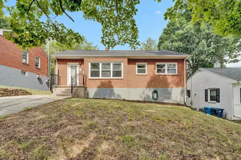 1810 Lawnhill St SW, Roanoke, VA 24015